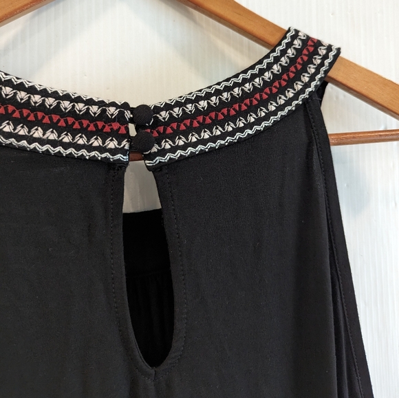 TORRID Super soft knits embroidered black goddess tank sleeveless blouse size 4X - Picture 8 of 11